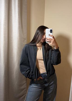 Вкорочений бомбер zara
