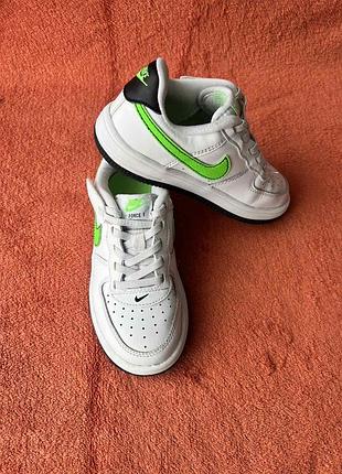Кросівки фірми nike 29,5 розмір за устілкою 19,5 см
