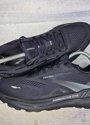 Кроссовки brooks