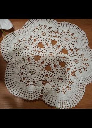Серветка біла,вʼязана гачком , бавовна, 40 см
