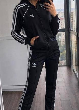 Спортивный костюм adidas