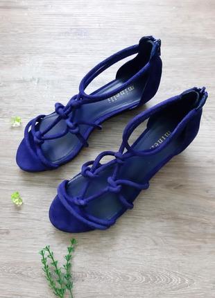 Босоніжки босоніжки шкіряні minelli