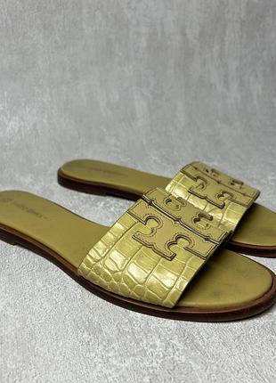 Шльопанці tory burch