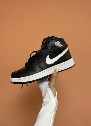 Air jordan retro 1 | black / white swoosh (3)