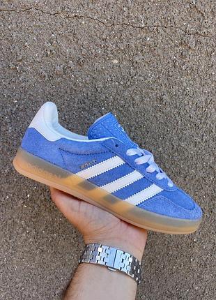 Ad gazelle blue