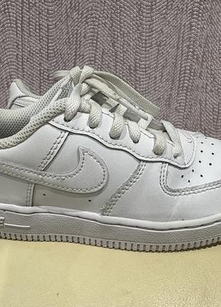 Кросівки шкіряні білі nike .