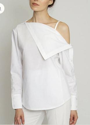 Ассиметричная блуза с открытым плечом и рукавом на пуговицах tela withe shirt италия