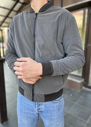 Чоловічий бомбер сірий вітрівка