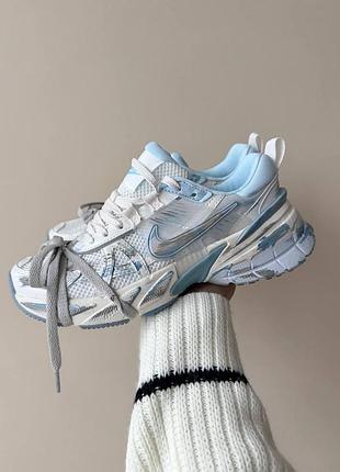 Жіночі білі кросівки nike v2k run white blue custom х ейр макс 36
