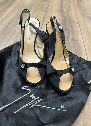 Босоножки-слінгбеки giuseppe zanotti design