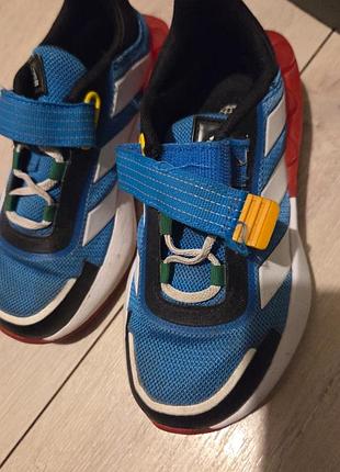 Adidas lego стан нових  31 розмір 18.5 см  кросівки дитячі