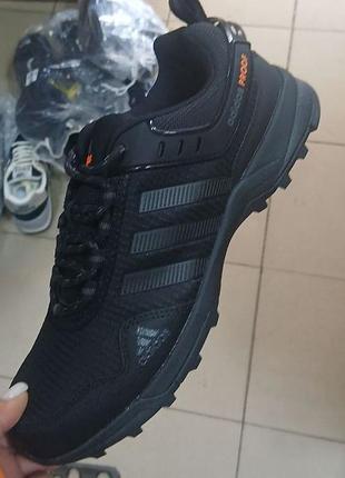 Кросівки від бренду adidas