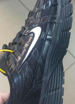 Кросівки від бренду nike