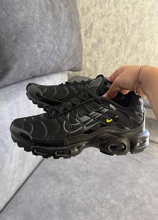 Стильные кроссовки nike air max tn plus “multi swosh”