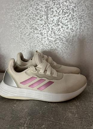 Кросівки adidas original.розмір 39.стан 9/10.були у використанні суто у спортивний зал
