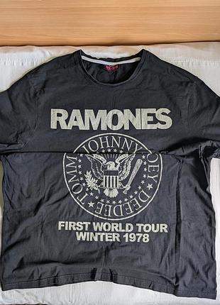 Чорна оверсайз футболка ramones