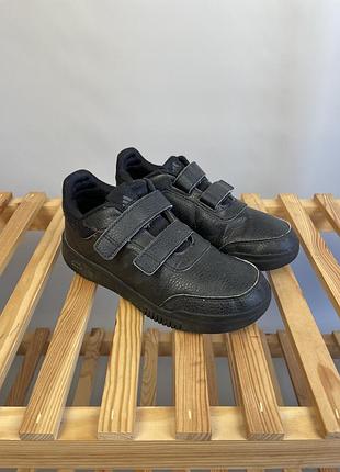 Шкіряні кросівки на хлопчика adidas розмір 34