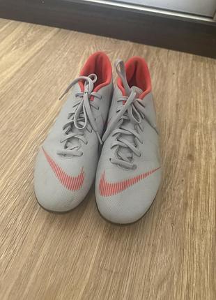 Гарні буци 42 розміру, по сутільці 26.5 см. від дорогого бренду: nike