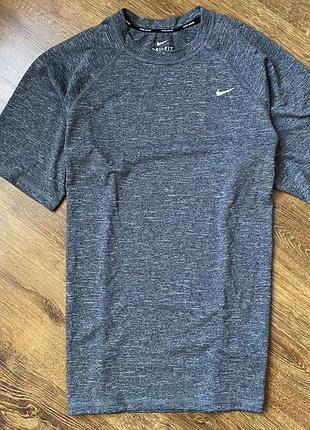 Продам футболку nike dri fit