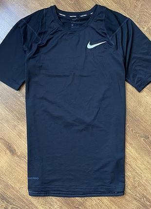 Продам футболку nike pro