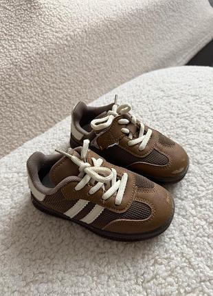 Кросівки дитячі