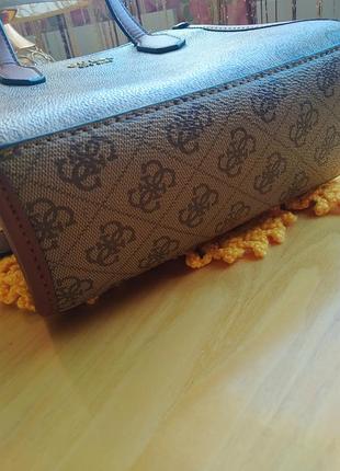 Продам сумку guess 4