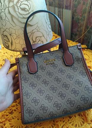 Продам сумку guess
