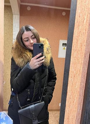 Зимовий пуховик жіночий