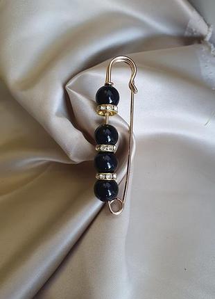 Красивая брошка black pearls