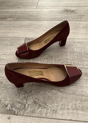 Туфлі жіночі salvatore ferragamo 'thais' бордові, розмір 38/38.5  устілка ~ 25 см.