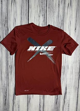 Футболка оригинал nike размер s красная