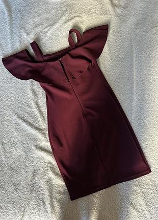Бордова сукня new look з відкритими плечима та воланом, s