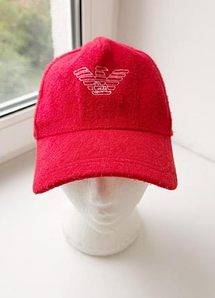 Красная махровая бейсболка emporio armani