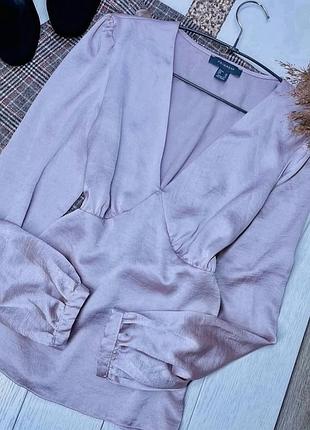 Сатинова блуза primark m пудрова блуза з глибоким вирізом приталена блуза з поясом