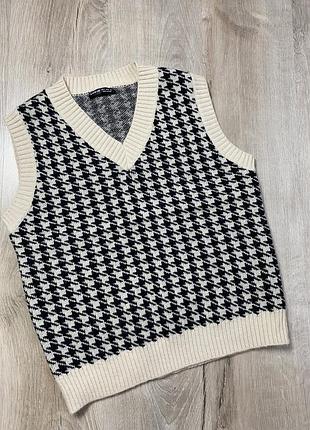 Тепла жилетка в гусячу лапку shein