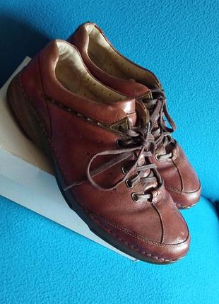 Чоловічі шкіряні кросівки clarks