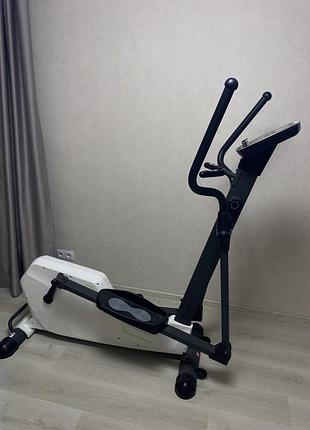 Орбітрек  тренажер usa style fitness tuner t1600. магнітна модель-не залежить від електрики.