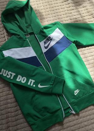 Стильна та зручна кофта nike для хлопчика