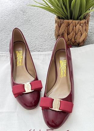 Шикарні туфлі лодочки salvatore ferragamo оригінал 37 р