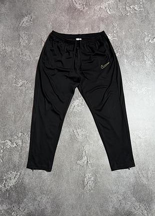 Спортивні штани nike 2xl оригінал чоловічі чорні завужені з замочками