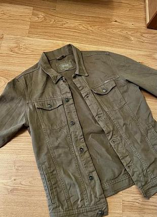 Джинсова куртка pull and bear (хакі, м)