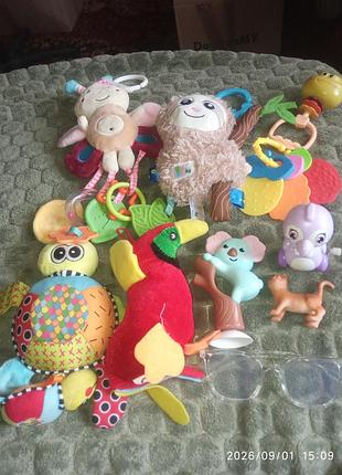Погремушки ,игрушки для самих маленьких