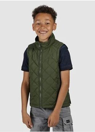 Сьобана крута стильна утеплена жилетка бренду regatta  uk  5-6   eur  110-116