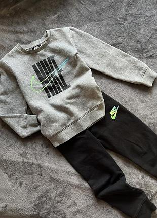 Спортивний костюм nike