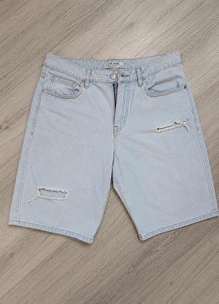 Чоловічі джинсові шорти lcw jeans у світло-блакитному кольорі.
