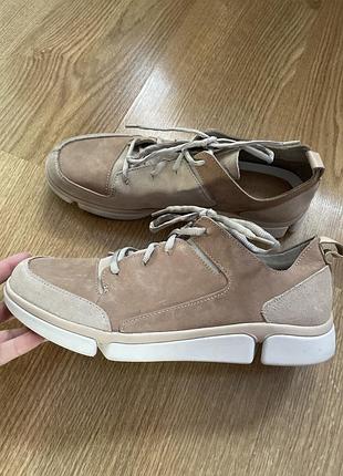 Шкіряні бежеві кросівки clarks розмір 43