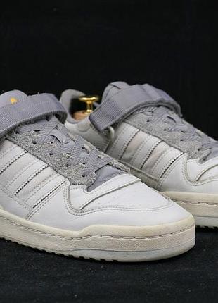 Adidas forum low us 11 | оригинал | серый / белый с желтыми акцентами