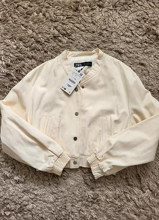Укорочена легка курточка zara