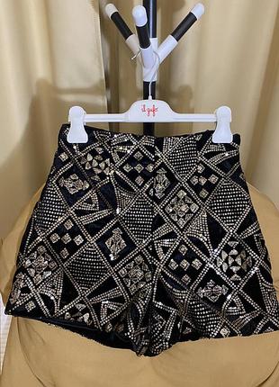Zara basic чудові, гарні, модні, оксамитові шорти оздоблені паєтками , виглядають дуже круто.
