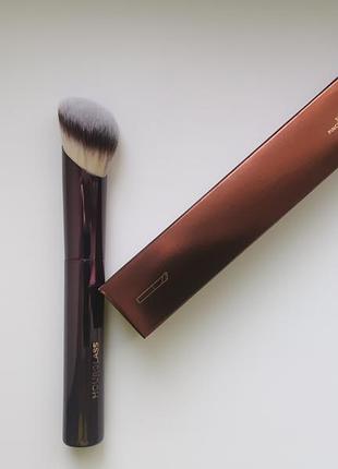 Ambient foundation brush hourglass кисть пензлик скошена для тональної основи